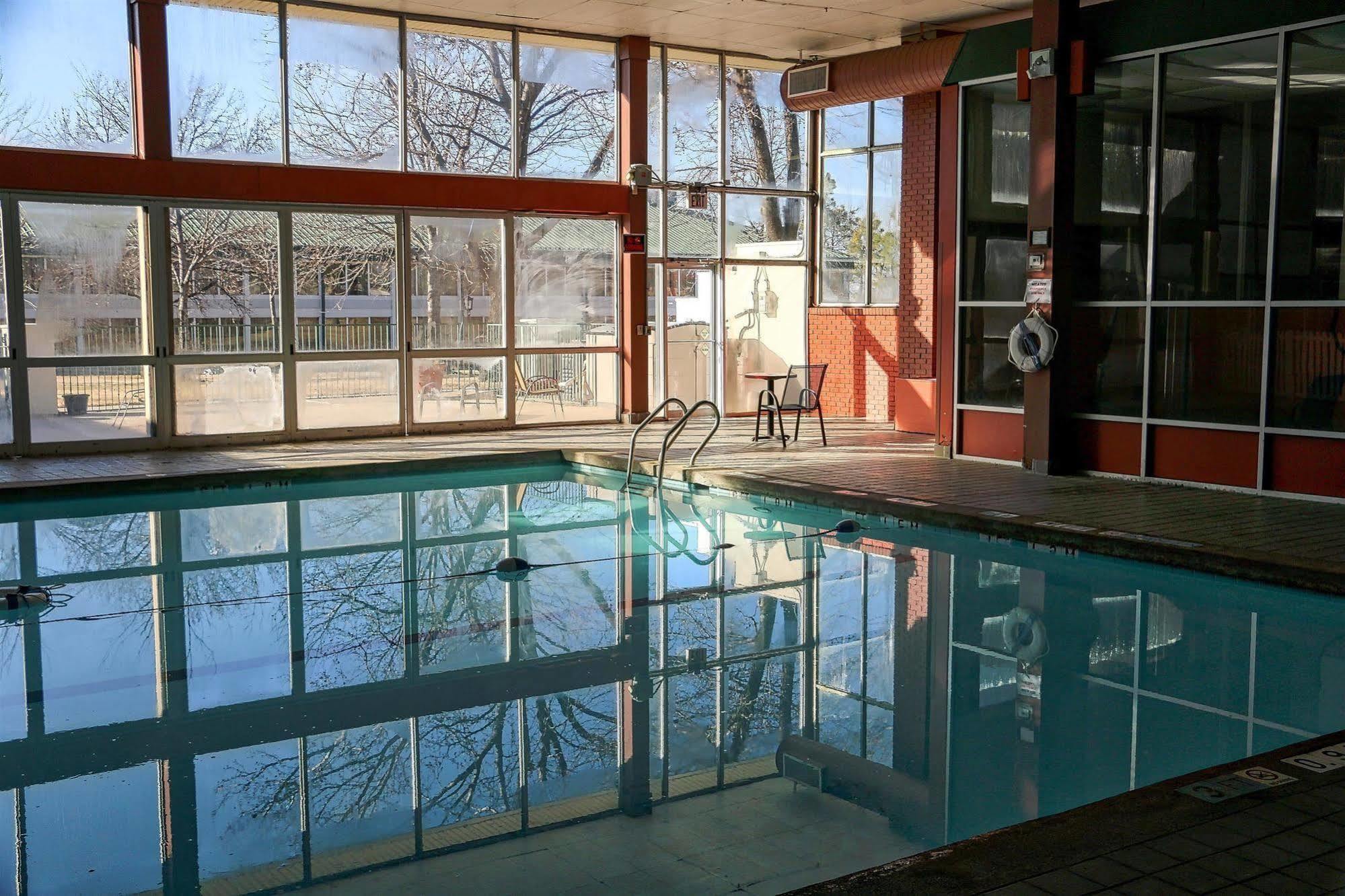 Sky Hotel At Tulsa Airport 外观 照片