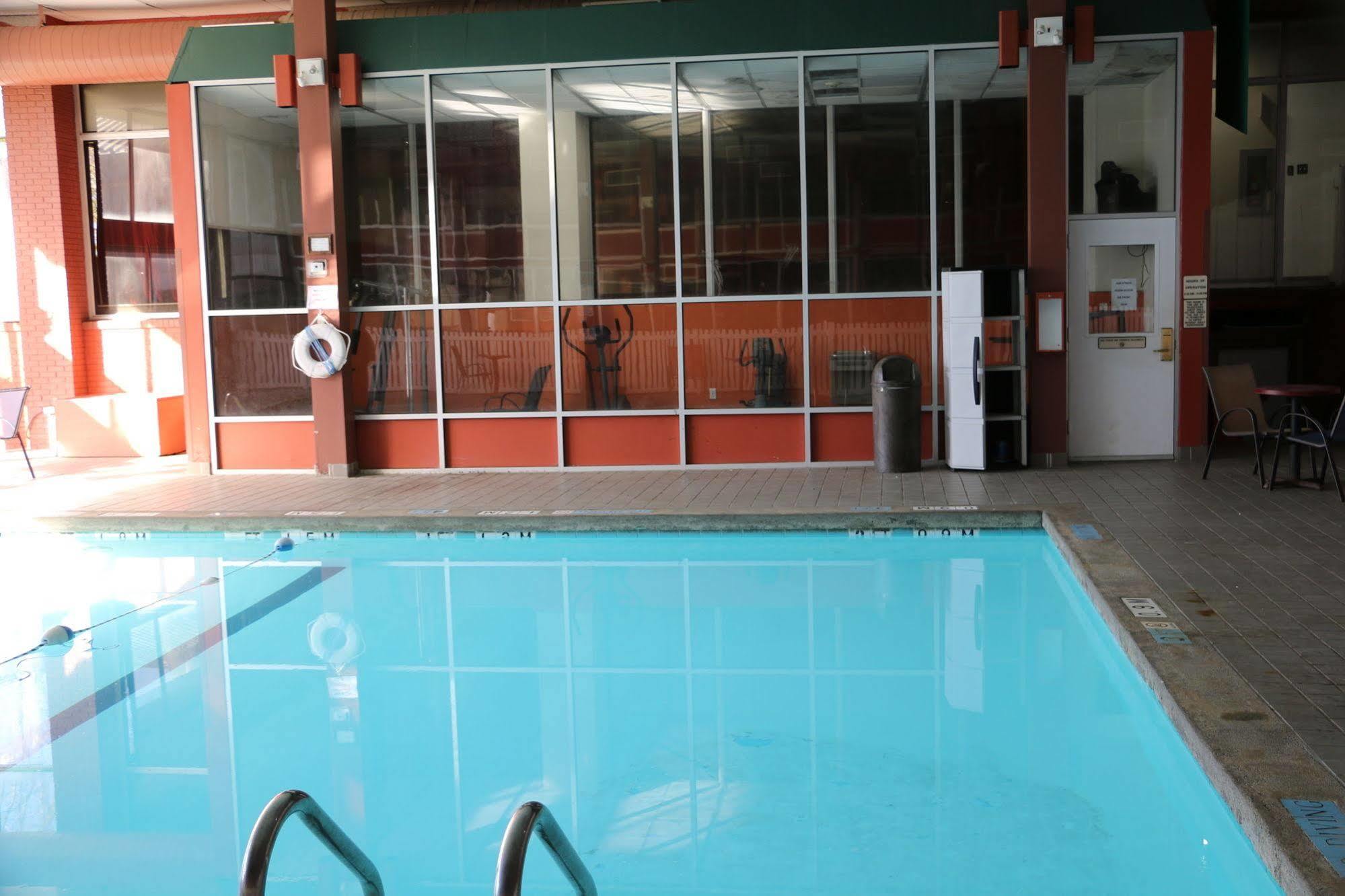 Sky Hotel At Tulsa Airport 外观 照片