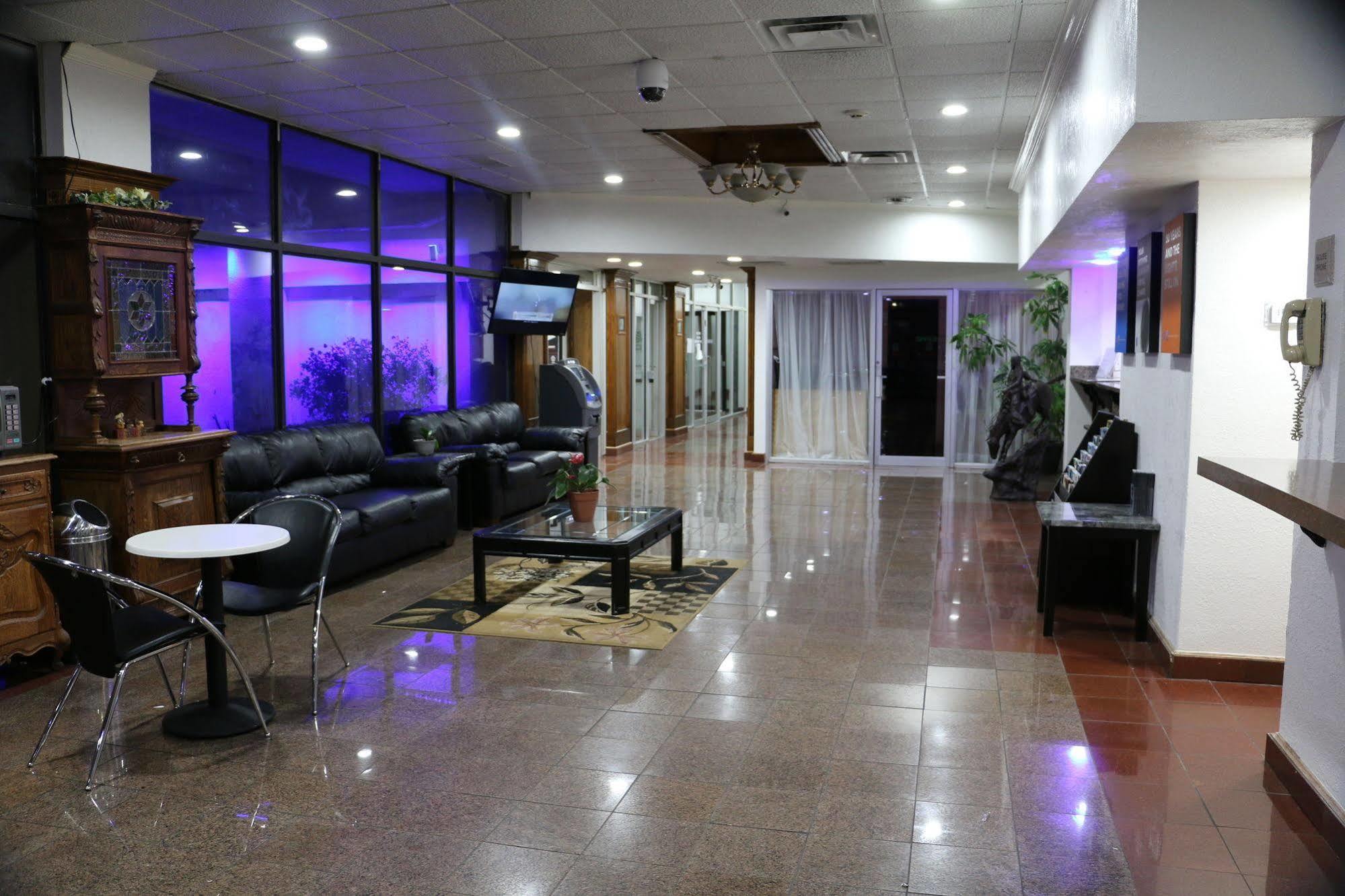 Sky Hotel At Tulsa Airport 外观 照片