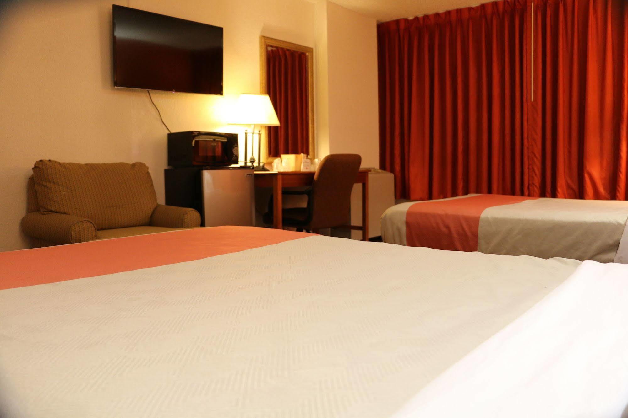 Sky Hotel At Tulsa Airport 外观 照片